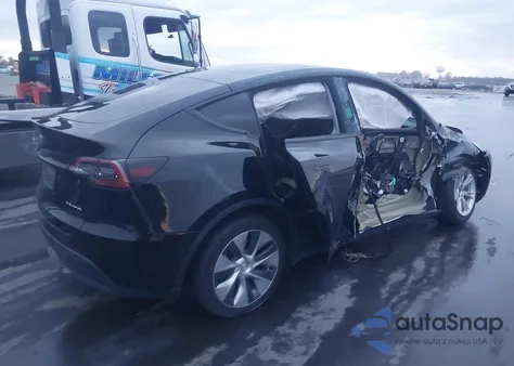 2022 Tesla Model Y Long Range Dual Motor All-Wheel Drive from USA, damaged, VIN 7SAYGDEE4NF441443